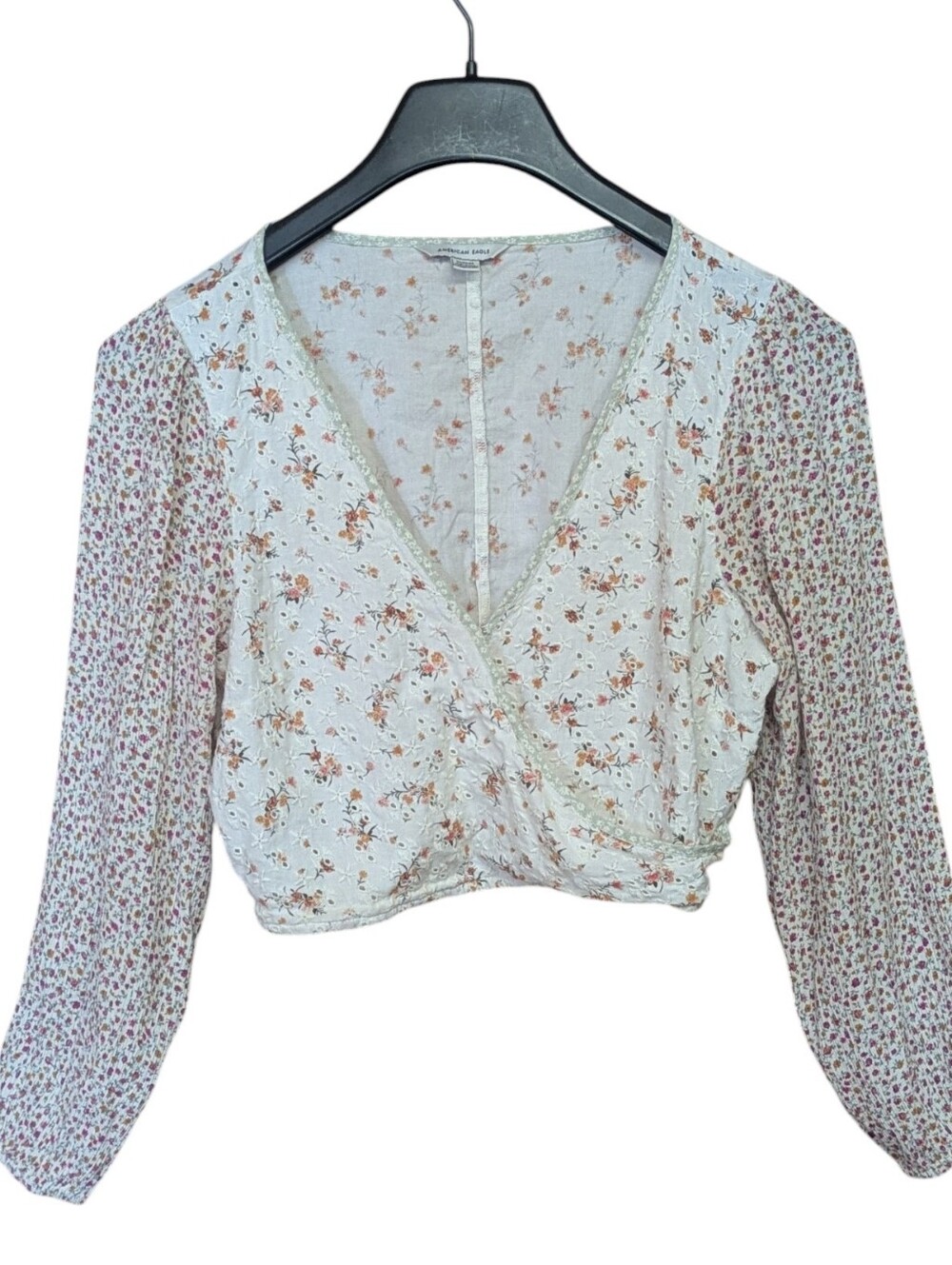 American Eagle Floral Eyelet Long-Sleeve V-Neck Embroidered Crop Top Size Medium - Picture 9 of 9